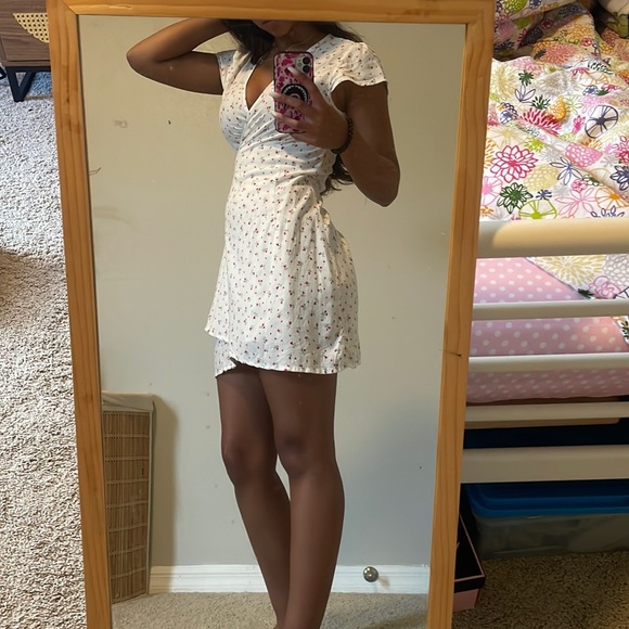 floral wrap dress - Picture 2 of 4